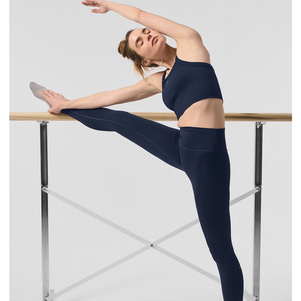 ALO Yoga Matching Set in Navy